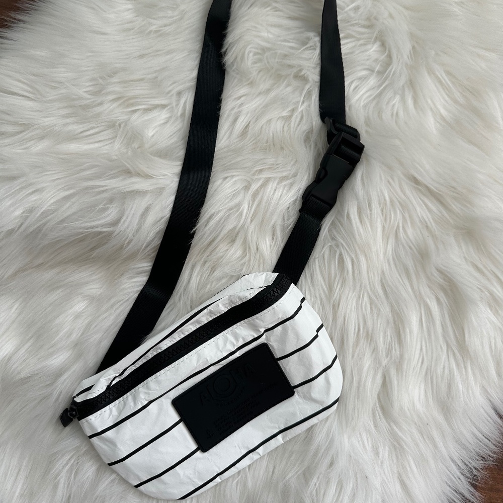 ALOHA Collection White and Black Striped Crossbody Bag